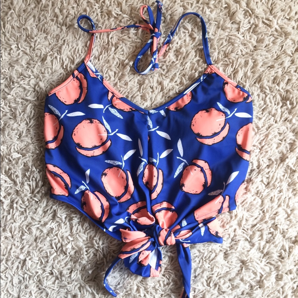 Peaches tied up top